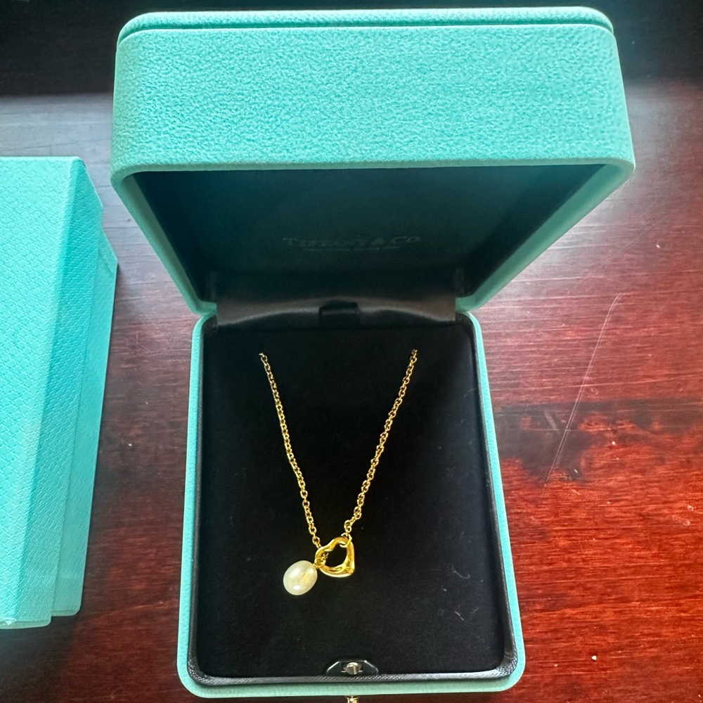 Tiffany & Co Gold and Cream Necklace